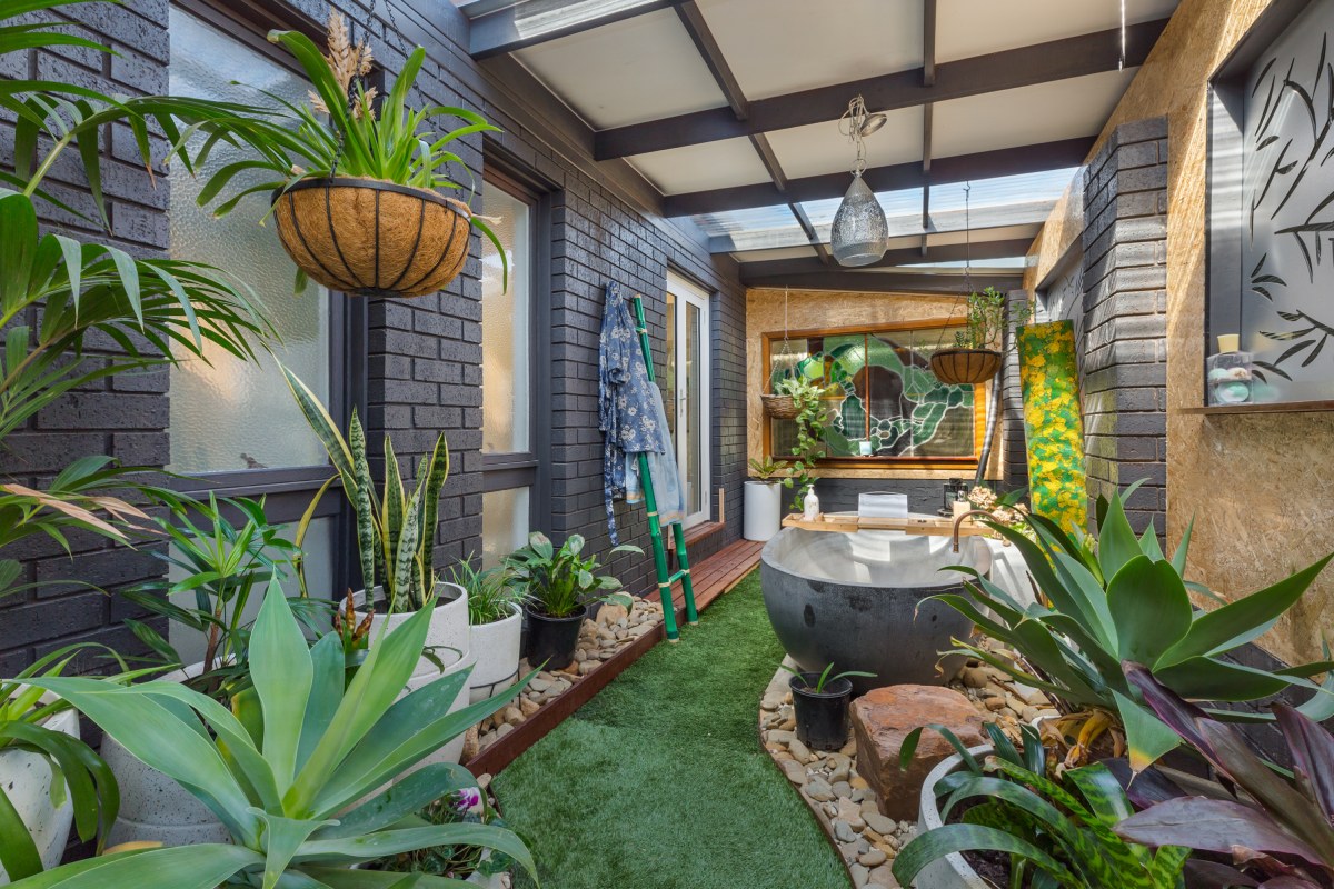 outdoor bathroom